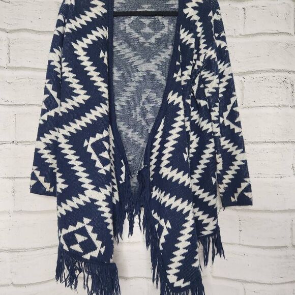 Francesca's Collection Womens Navy & White Aztec Fringe Poncho Cardigan M/L - Picture 3 of 14